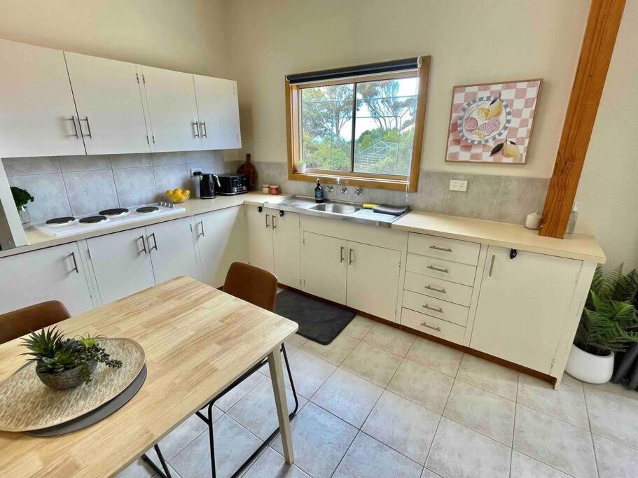 Apartment On Wakelin *